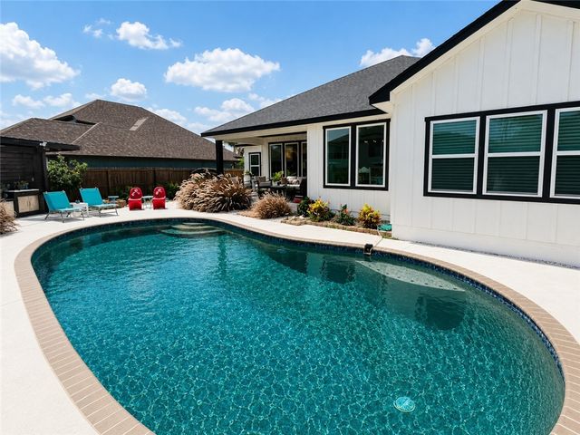 13849 Hawksnest Bay Dr, Corpus Christi, TX 78418