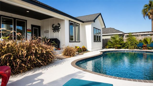 13849 Hawksnest Bay Dr, Corpus Christi, TX 78418