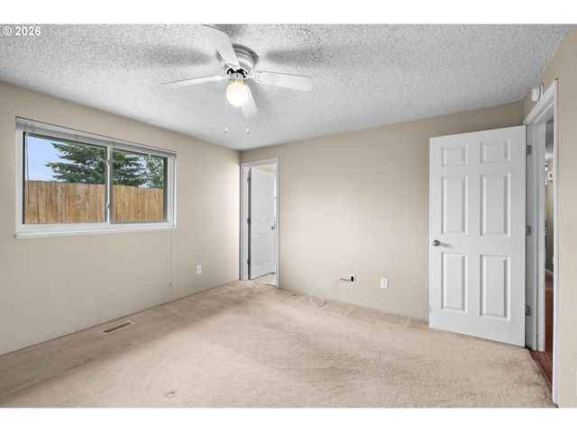 1128 Se FIR GROVE Loop, Hillsboro, OR 97123