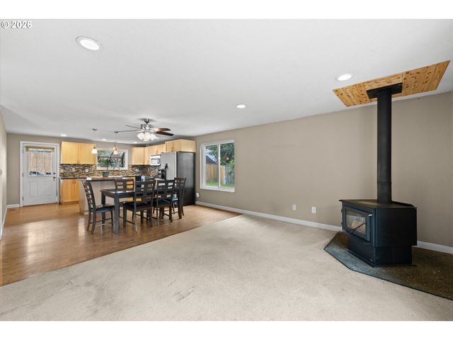 1128 Se FIR GROVE Loop, Hillsboro, OR 97123