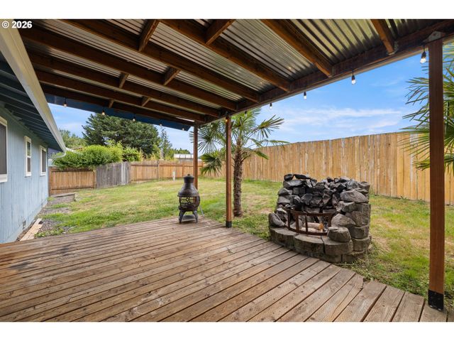 1128 Se FIR GROVE Loop, Hillsboro, OR 97123
