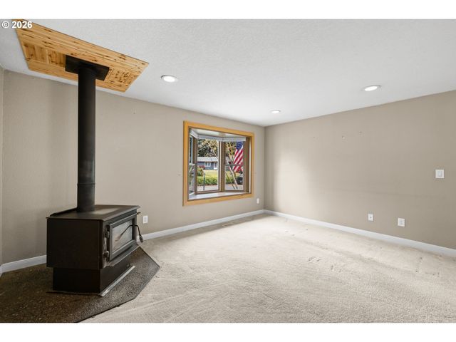 1128 Se FIR GROVE Loop, Hillsboro, OR 97123