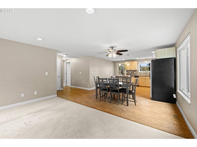 1128 Se FIR GROVE Loop, Hillsboro, OR 97123