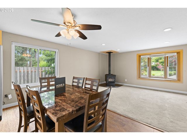 1128 Se FIR GROVE Loop, Hillsboro, OR 97123