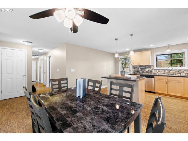 1128 Se FIR GROVE Loop, Hillsboro, OR 97123