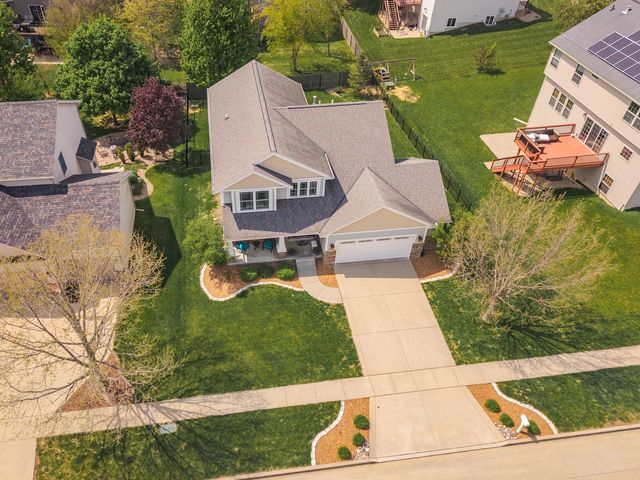 1503 Rathmore Road E, Bloomington, IL 61705