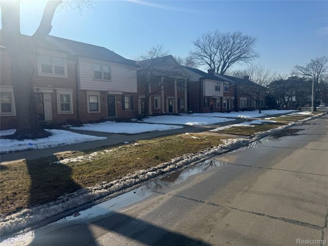 19648 Fleetwood Drive, Harper Woods, MI 48225