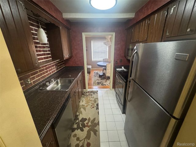 19648 Fleetwood Drive, Harper Woods, MI 48225