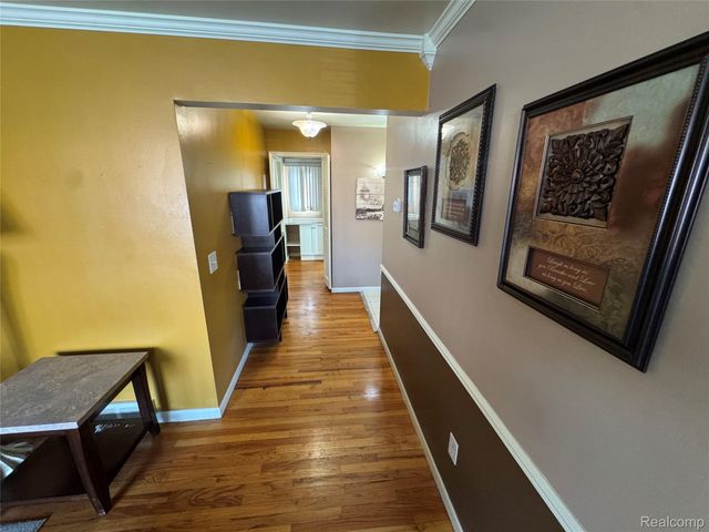 19648 Fleetwood Drive, Harper Woods, MI 48225