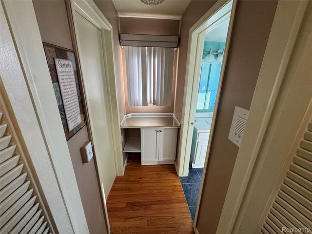 19648 Fleetwood Drive, Harper Woods, MI 48225