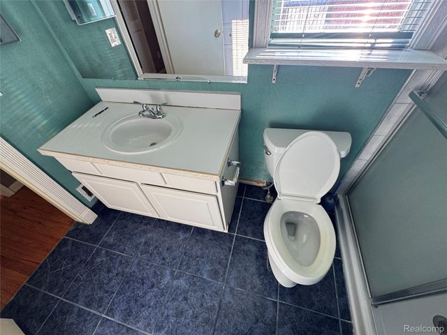 19648 Fleetwood Drive, Harper Woods, MI 48225