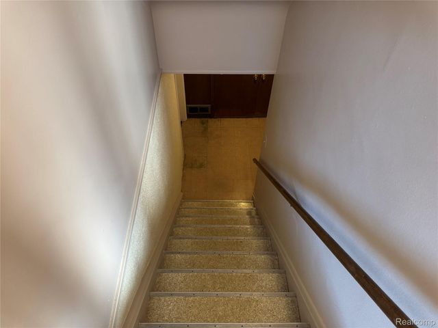 19648 Fleetwood Drive, Harper Woods, MI 48225