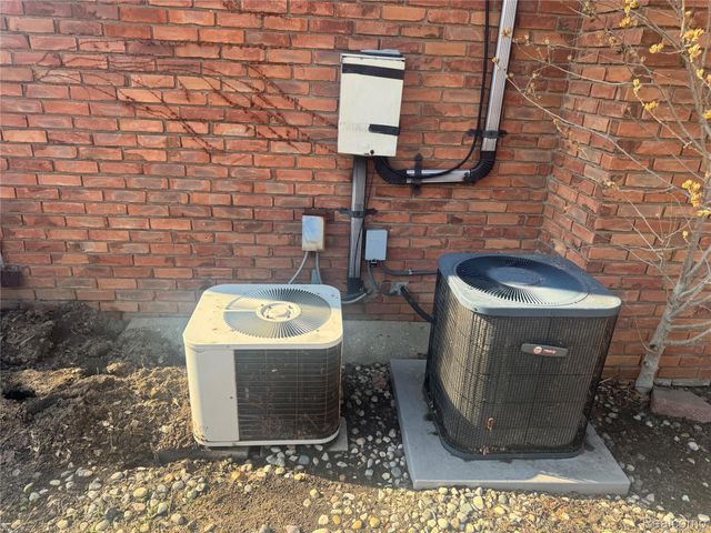 19648 Fleetwood Drive, Harper Woods, MI 48225