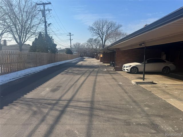 19648 Fleetwood Drive, Harper Woods, MI 48225