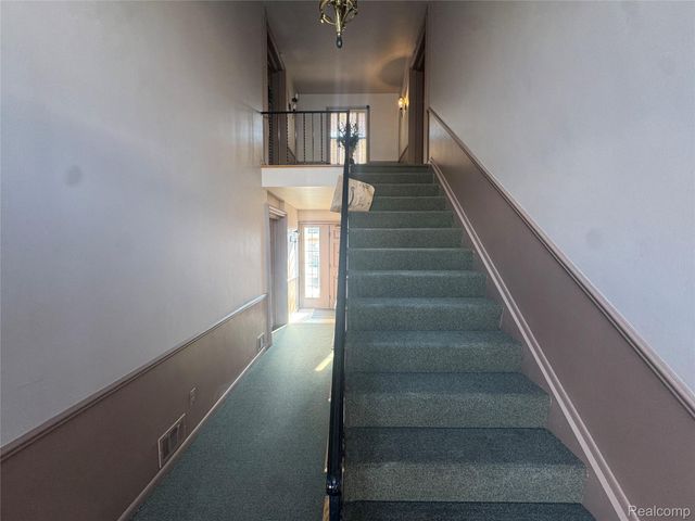 19648 Fleetwood Drive, Harper Woods, MI 48225