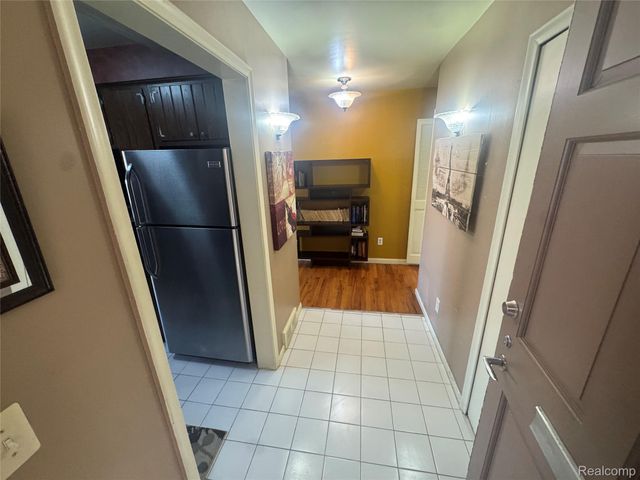 19648 Fleetwood Drive, Harper Woods, MI 48225