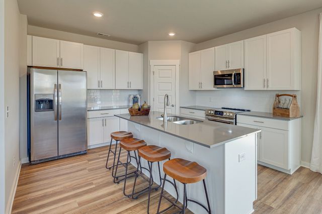 1012 CURTIS SPRINGS LN, Lewisburg, TN 37091