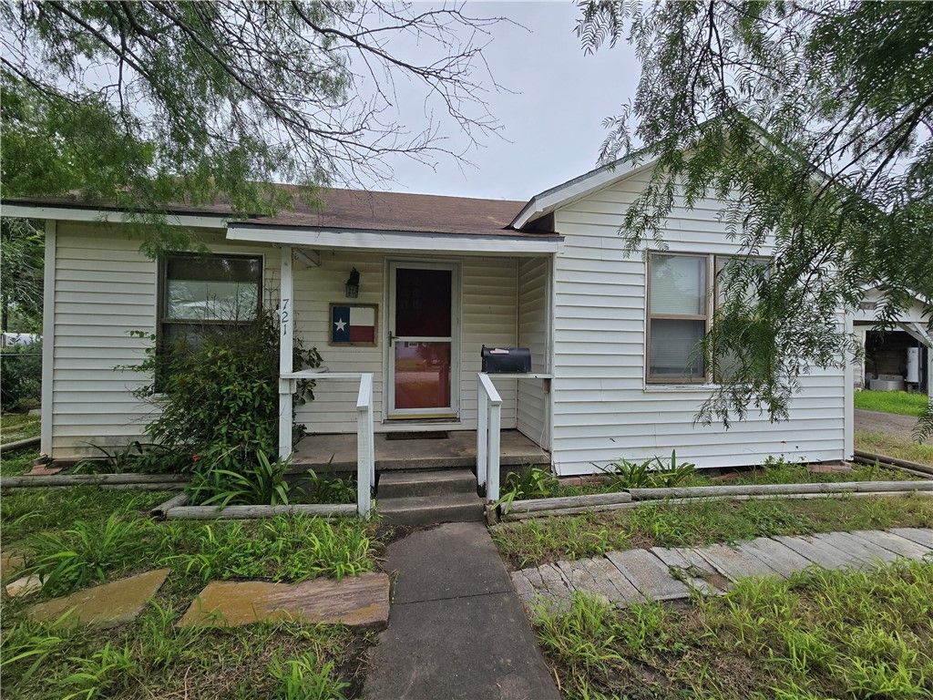 721 E Lewis St, Sinton, TX 78387 — photo 3