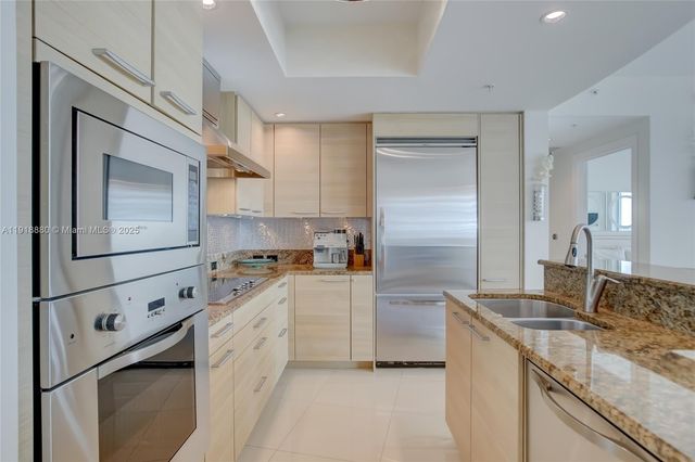 1 N Ocean Blvd 1011, Pompano Beach, FL 33062