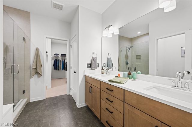 123 Town Centre Drive, Broadview Heights, OH 44147