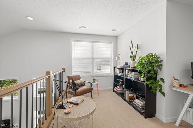 123 Town Centre Drive, Broadview Heights, OH 44147