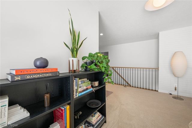 123 Town Centre Drive, Broadview Heights, OH 44147
