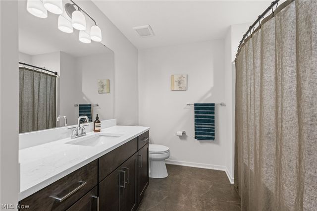 123 Town Centre Drive, Broadview Heights, OH 44147