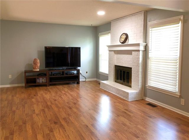 10816 W 115 Terrace, Overland Park, KS 66210