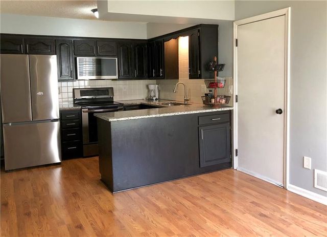 10816 W 115 Terrace, Overland Park, KS 66210