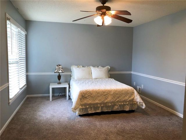 10816 W 115 Terrace, Overland Park, KS 66210