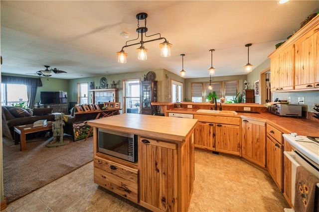 15783 Clay Road, Fredonia, KS 66736