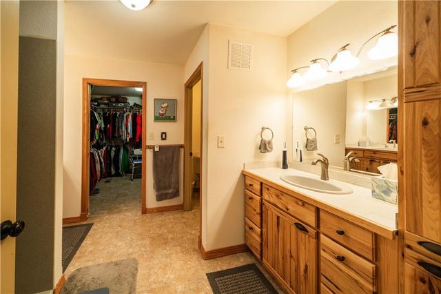 15783 Clay Road, Fredonia, KS 66736