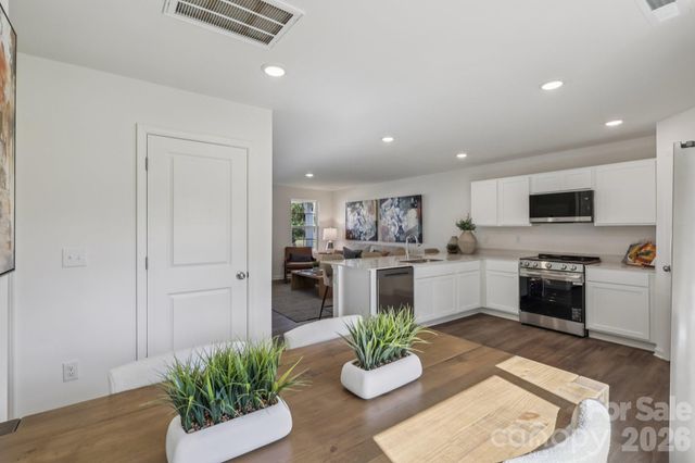 285 Parris Farm Road, Chesnee, SC 29323