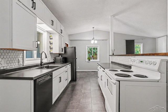 5401 Drake Street, Midland, MI 48640