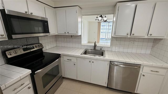 3849 NE 169th St 201, North Miami Beach, FL 33160