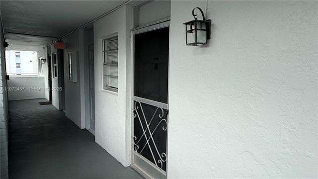 3849 NE 169th St 201, North Miami Beach, FL 33160