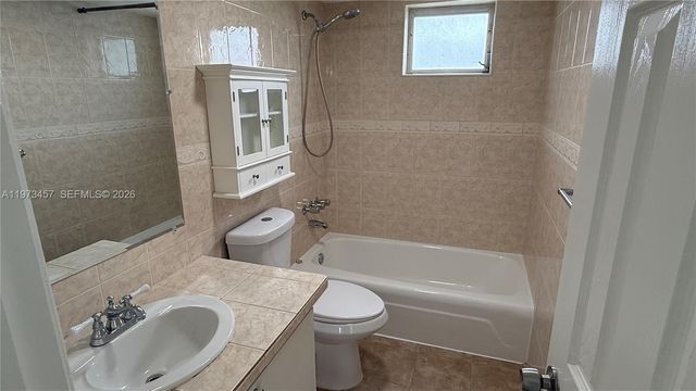 3849 NE 169th St 201, North Miami Beach, FL 33160