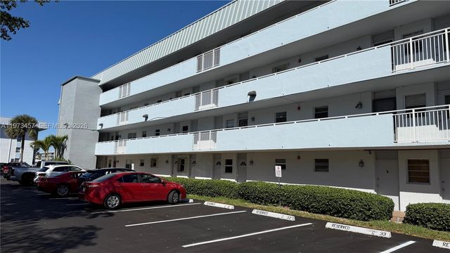 3849 NE 169th St 201, North Miami Beach, FL 33160
