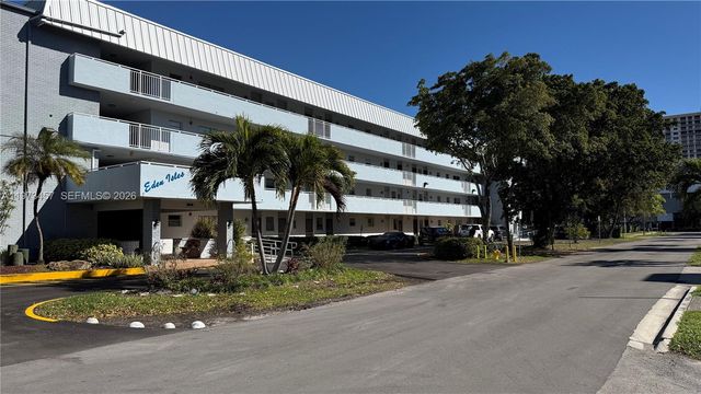 3849 NE 169th St 201, North Miami Beach, FL 33160
