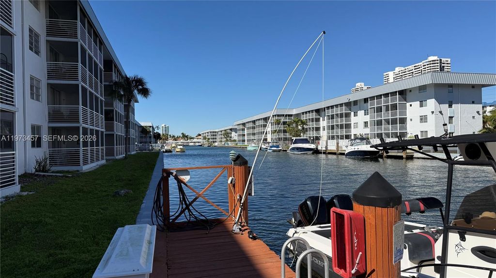 3849 NE 169th St 201, North Miami Beach, FL 33160