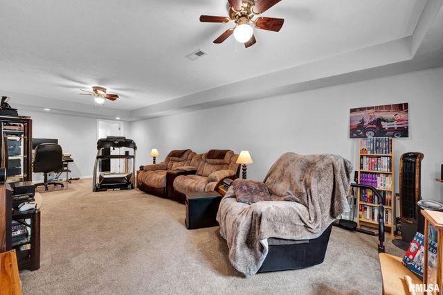 103 S COLUMBUS Street, North Pekin, IL 61554