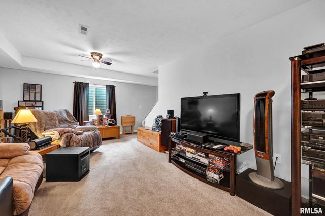 103 S COLUMBUS Street, North Pekin, IL 61554