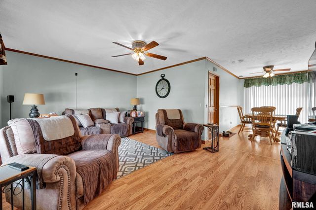 103 S COLUMBUS Street, North Pekin, IL 61554