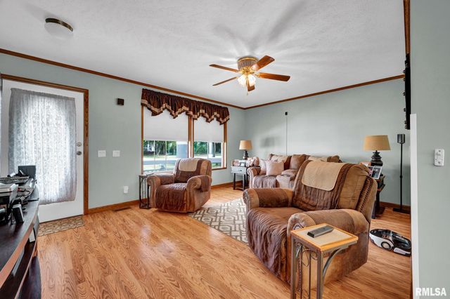 103 S COLUMBUS Street, North Pekin, IL 61554