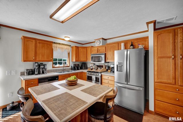 103 S COLUMBUS Street, North Pekin, IL 61554