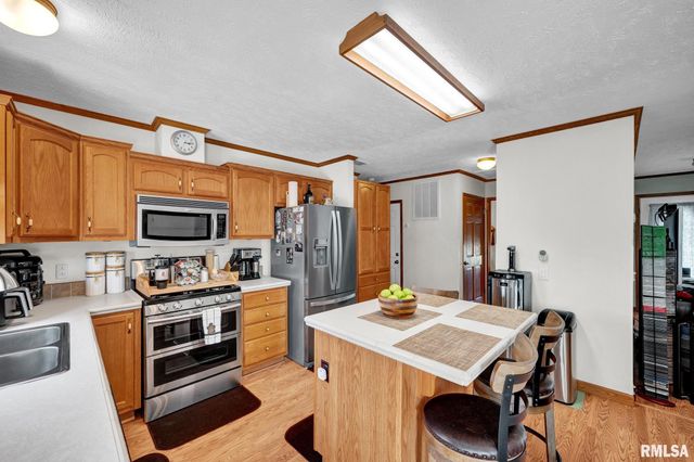 103 S COLUMBUS Street, North Pekin, IL 61554