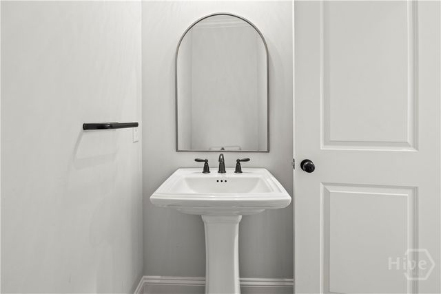 85 Calhoun Lane, Richmond Hill, GA 31324