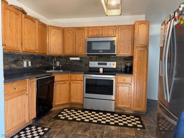 2619 Center Avenue, Alliance, OH 44601