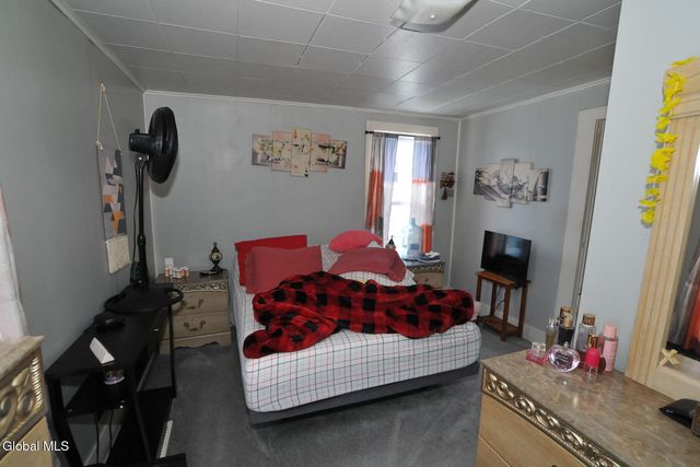 4 Fruit Street, Gloversville, NY 12078