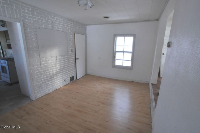 4 Fruit Street, Gloversville, NY 12078